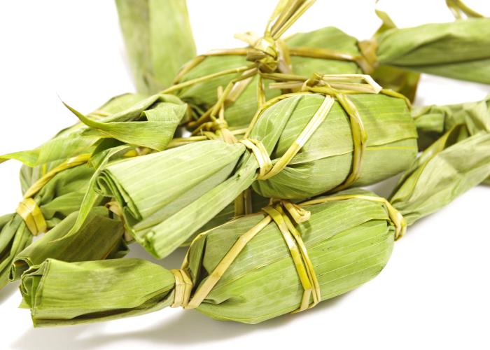 Niigata Sasa dango neatly packed in leaf parcels