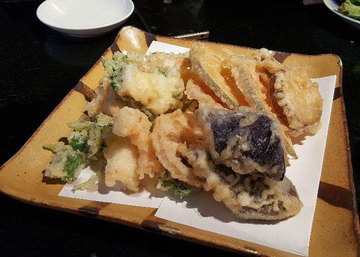 Platter of deep-fried tempura at Kamakura Matsubara-an Keiyaki