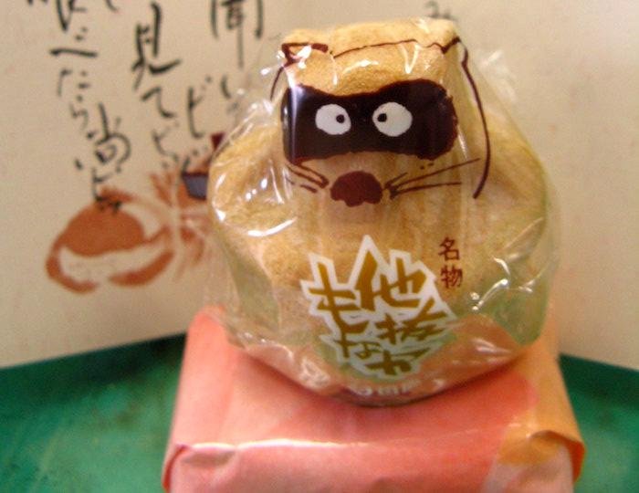Tanuki Monaka in the shape of a racoon from Ehime Prefecture