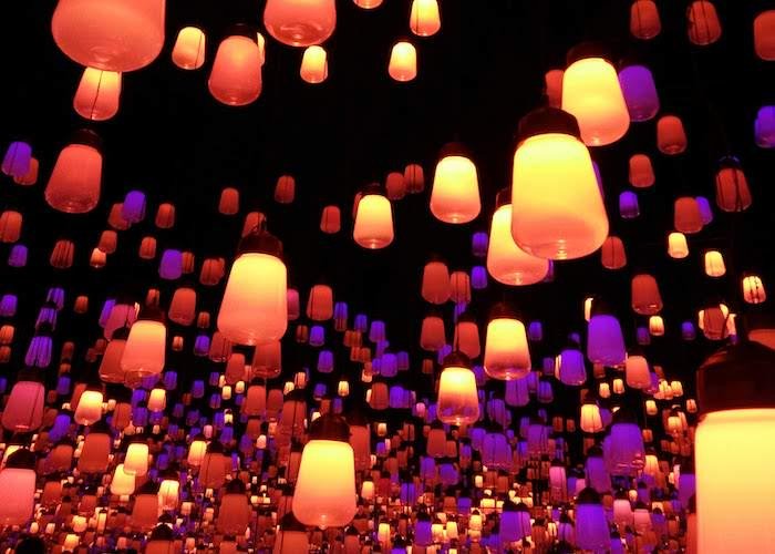 teamLab Borderless floating lantern exhibition in Tokyo at digital art museum