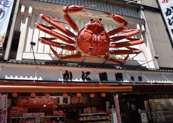 Huge crab sign outside of Kani Doraku Dotombori Honten