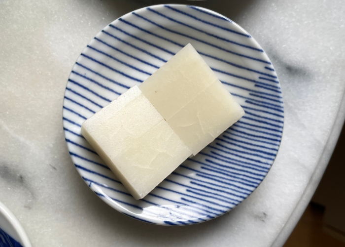 Kirimochi on a small plate