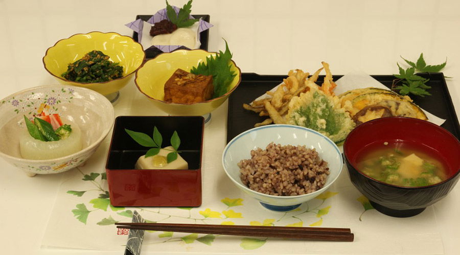 A shojin ryori meal with a variety of traditional dishes 