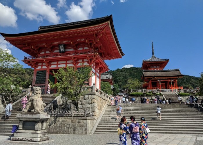 Kiyomizudera Temple entrance on a sunny day in Kyoto