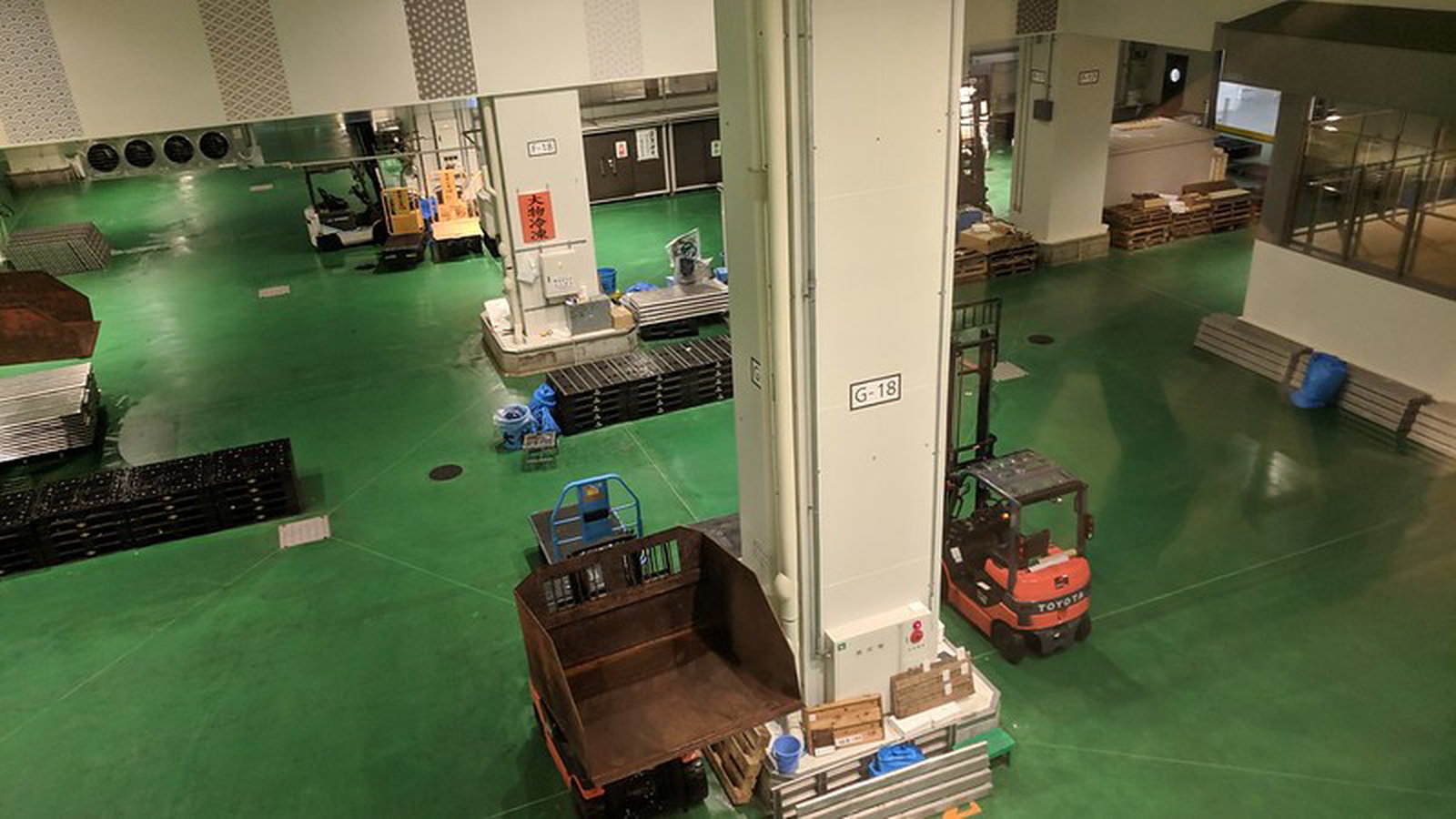 Toyosu Fish Market tuna auction room empty