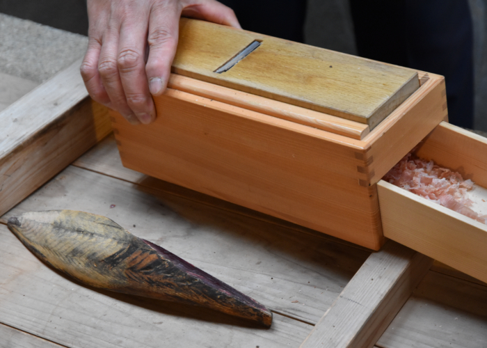 Whole katsuobushi and shaved bonito flakes