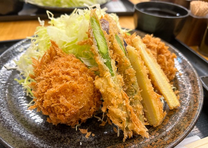 ton katsu set with fried vegetables 