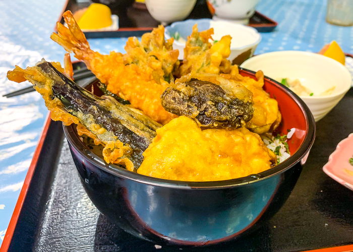 A bowl of tendon