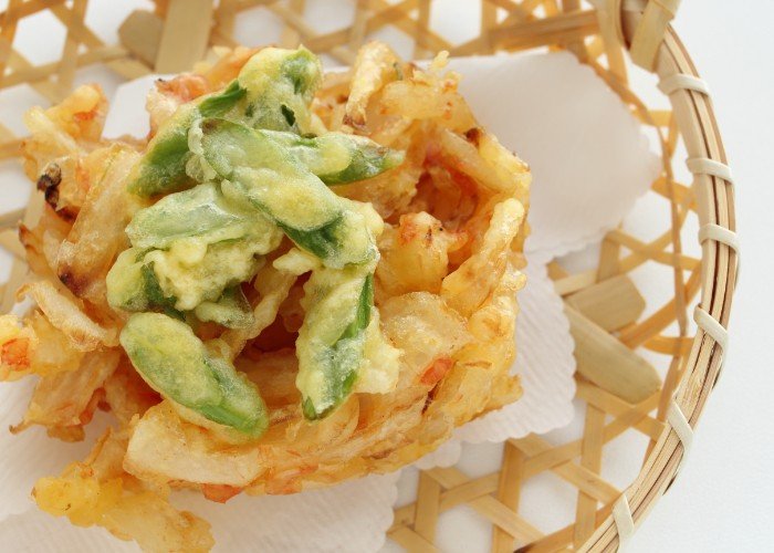 kakiage tempura in a basket serving dish