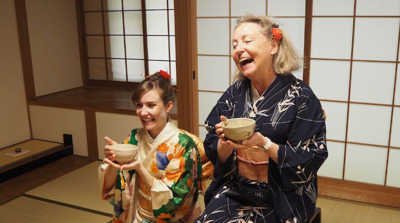 Miyajima Tea Ceremony, Calligraphy, and Kimono Experience 3