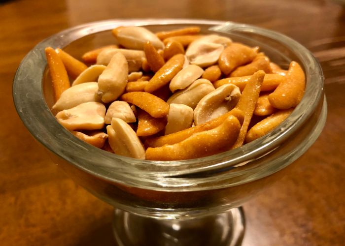 kakinotane senbei in a glass bowl