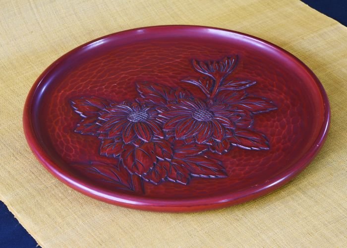 Lacquered tray / Japanese traditional crafts. Called "Kamakurabori" in Japan.