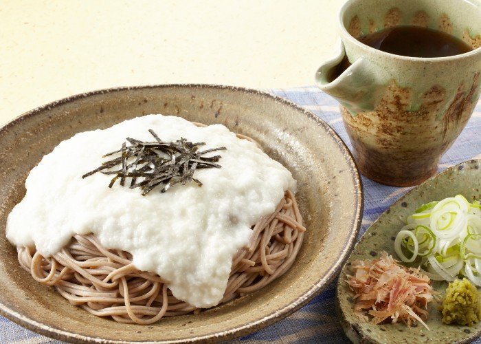 Yamakake soba (buckwheat noodles in soup with grated yam)