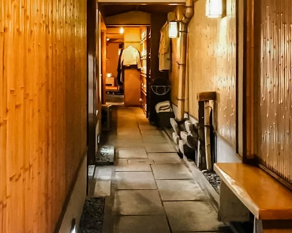 Gion Night Walk and Japanese Whisky Tour 2