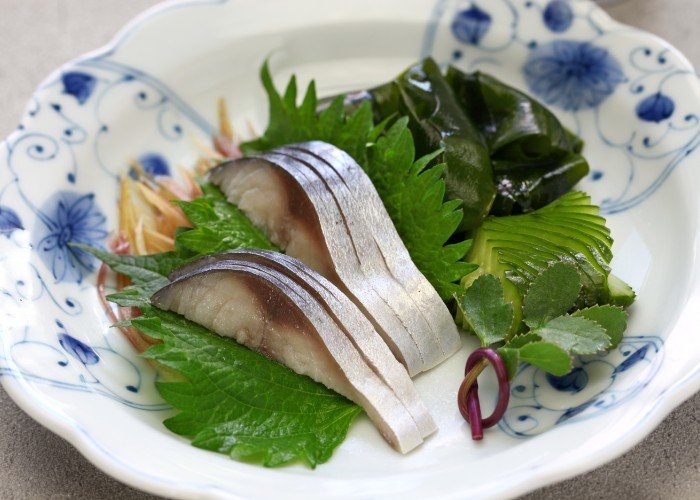 shimesaba, Japanese salted and vinegared mackerel sashimi