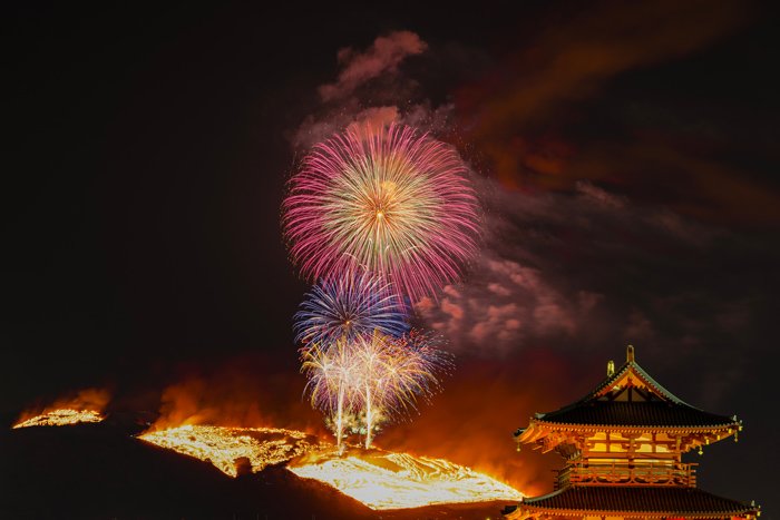 fireworks and the mountain burning at Mt. Wakakusa
