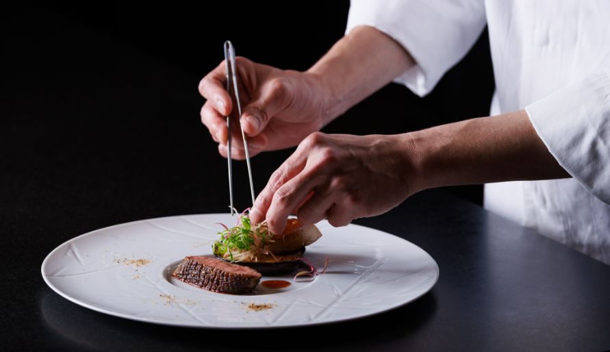 A precise, picturesque plating at ROKU KYOTO TENJIN Chef’s Table.