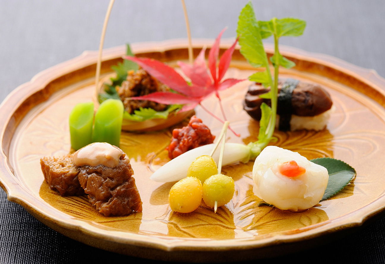 A picturesque plating of seasonal ingredients at Daigo.