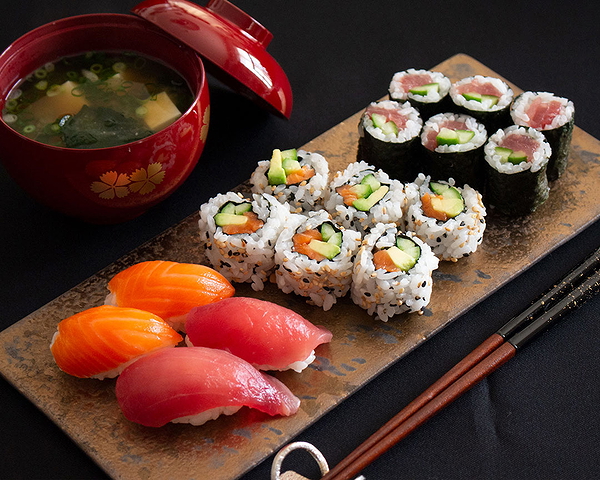 Osaka-Style Kitchen: Sushi, Tamagoyaki, & Miso Soup 9