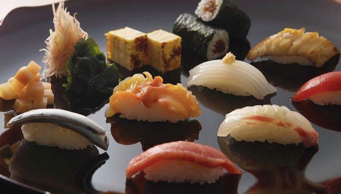Sushi course menu at Ginza Seamon