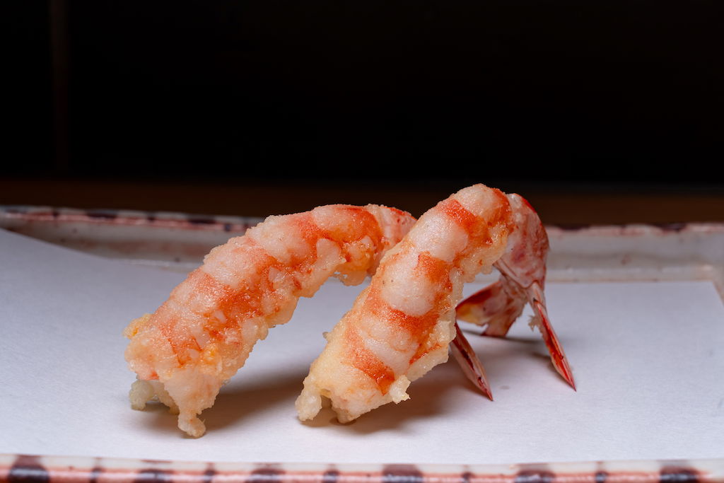 Elegant tempura servings at Arakicho Tenpaku.