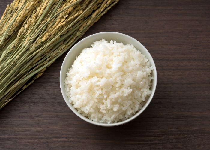 A bowl of shinmai (new harvest rice).