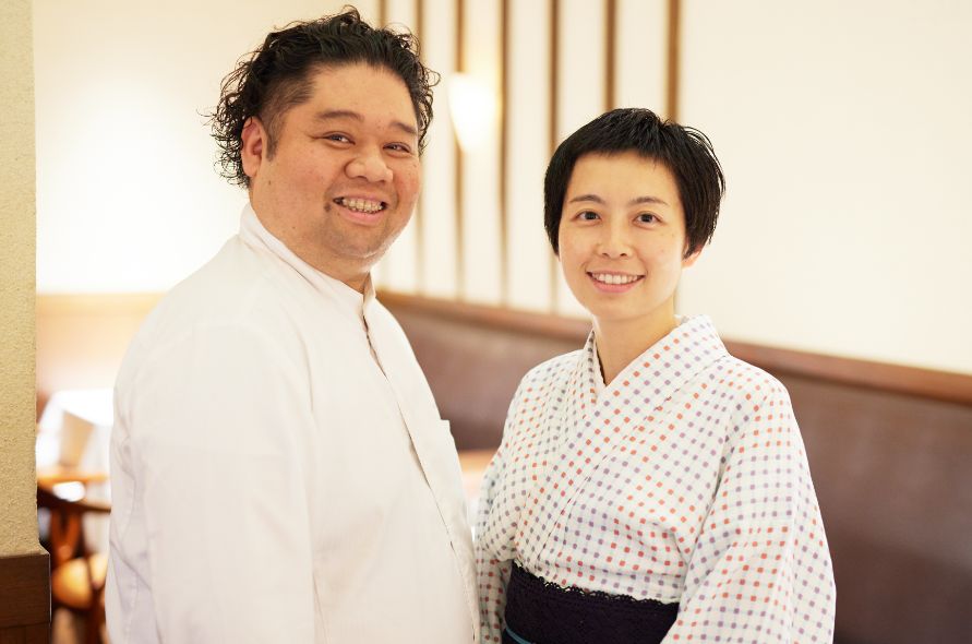 HOMMAGE's warm, welcoming couple: Chef Arai Noboru and his wife and proprietress Arai Mayuka. 