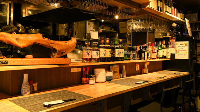 The homely atmosphere of Iberico Pork Ondoru-yaki Urashibuya.