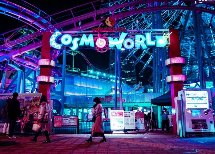 A photo of the entrance to Cosmo World, an amusement park in Minato Mirai in Yokohama