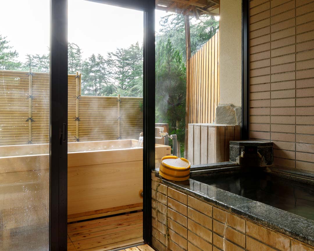 Traditional Ryokan, Kaiseki, & Tea Ceremony in Ishikawa  7