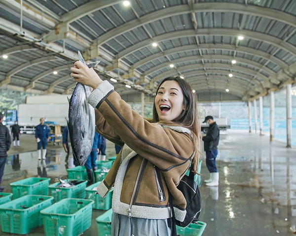 Sea to Table: Bonito Auction, Cutting & Tasting in Ehime 2