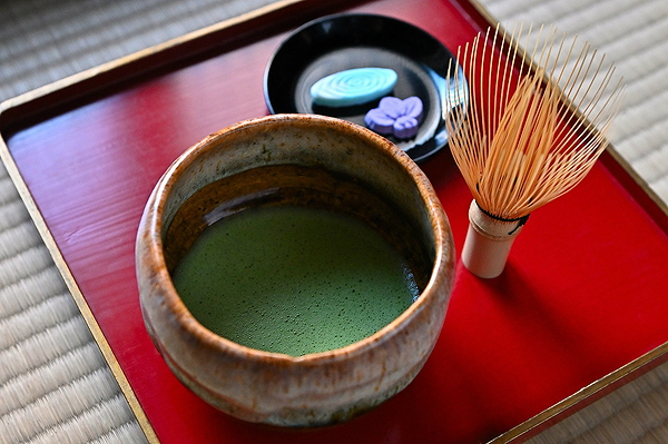 Experience a tea ceremony in an authentic tearoom, in Kyoto! 1
