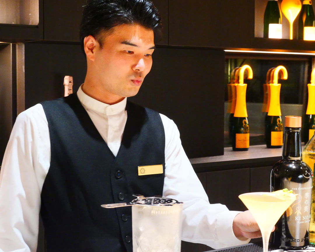 The bartender of this unique Kyoto cocktail experience.