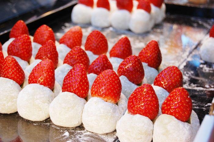mochi with strawberries inside