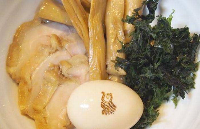 Delicious ingredients of Torinoana's ramen