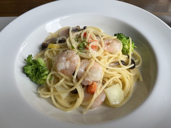 Spaghetti with fresh prawns, served at Trattoria da Takeshi.