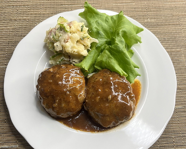 Osaka Home Cooking: Make a Stewed Hamburger Steak Meal 2