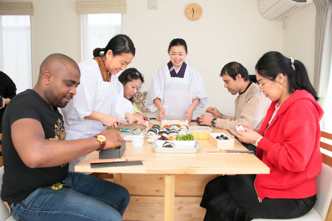 Rolled Sushi Bento-Making Class at Yoko’s Kamakura Home 1