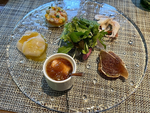 Gourmet appetizer platter with diverse fresh ingredients