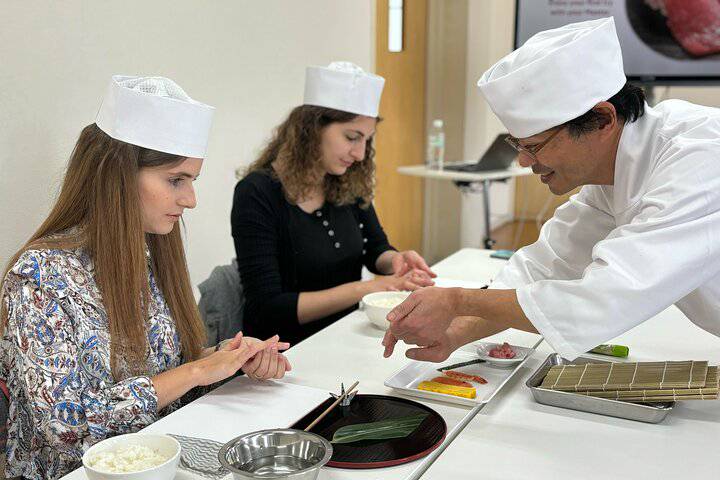 Tokyo: 90min Sushi Making Class in Tsukiji Fish Market  1