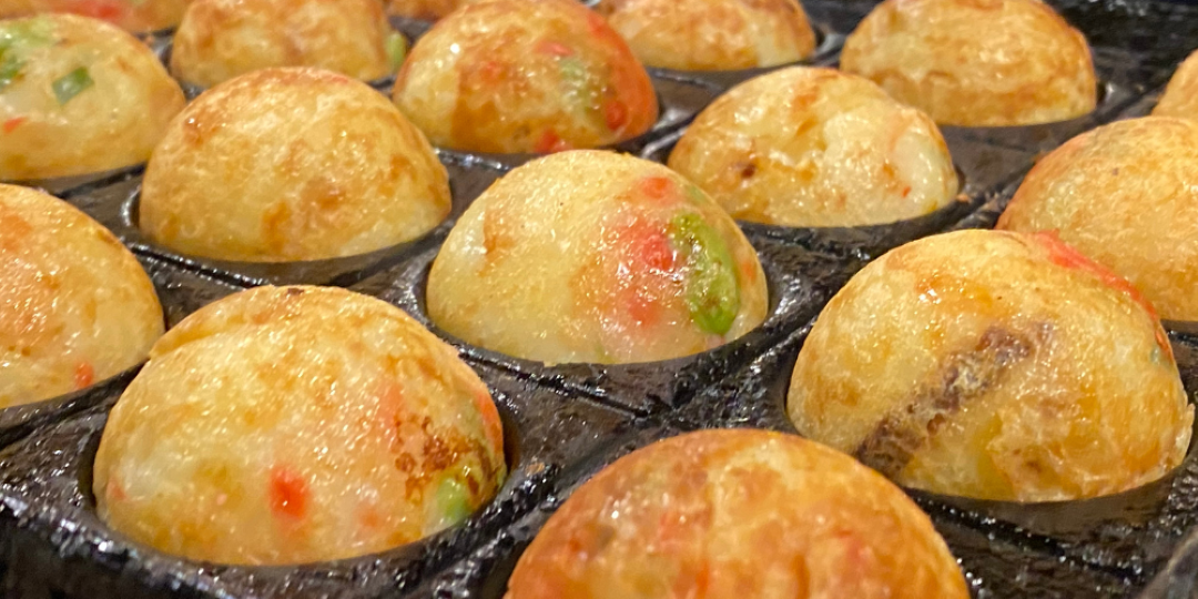 Takoyaki Making Experience in Tennoji, Osaka 1