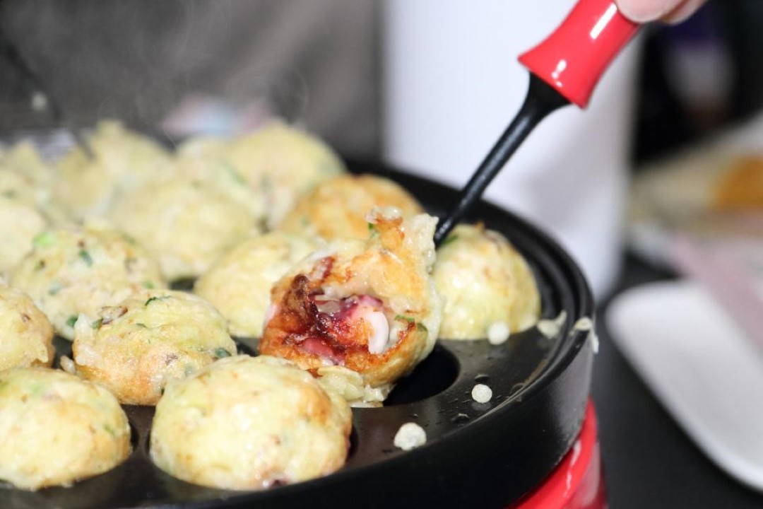 Takoyaki Making Experience in Tennoji, Osaka 2