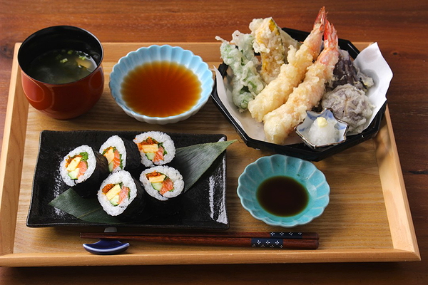 Tempura & Maki Sushi Cooking Class in Shinagawa (Tokyo) 1