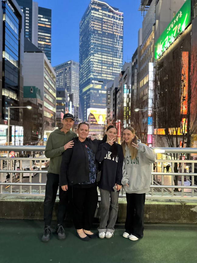 Shibuya Evening Tour: Vegan Ramen, Matcha, Games & More 8