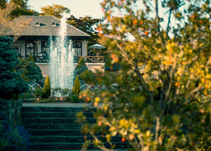 The iconic fountain of Gora Park, shooting into the air in these scenic spot.