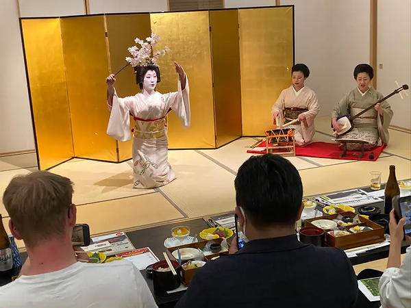 Geisha Performance & Kaiseki Private Dining in Tokyo 1