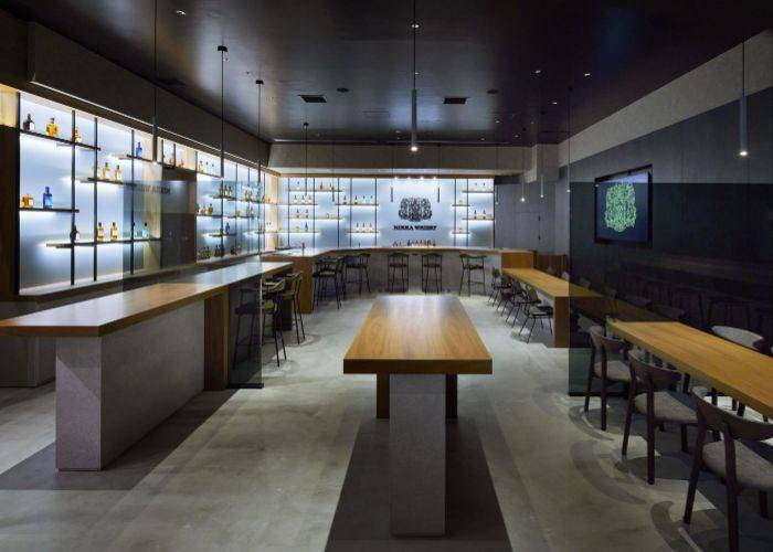 The sleek interiors of The Lounge at THE NIKKA WHISKY TOKYO.