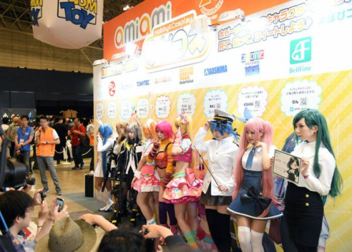 Cosplayers lining up to be photographed at Winter Wonder Festival.