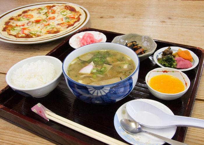 A lunch set including dagojiru, a classic Saga-style miso soup