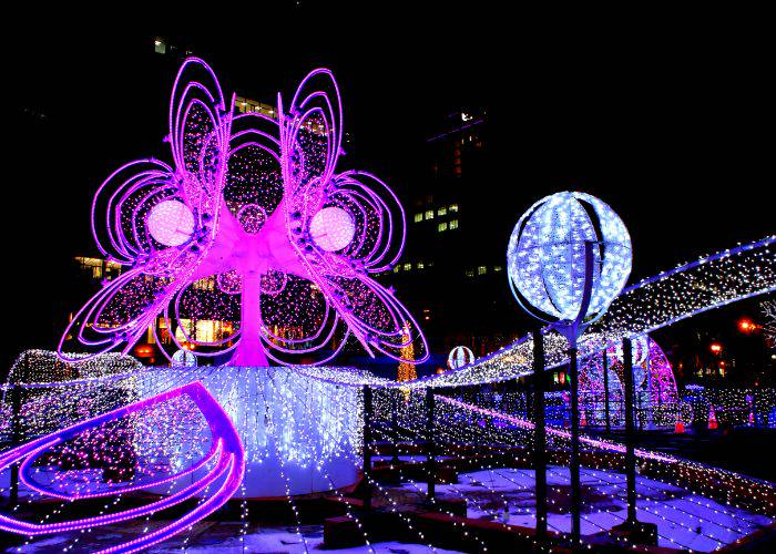 The beautiful light sculptures and scenes of Sapporo White Illumination.